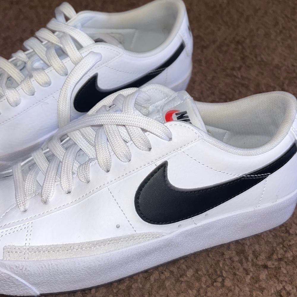 Nike Blazers low 7Y or 8.5 Womens